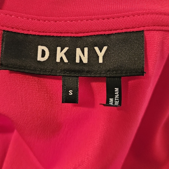 Red top - Picture 3 of 3